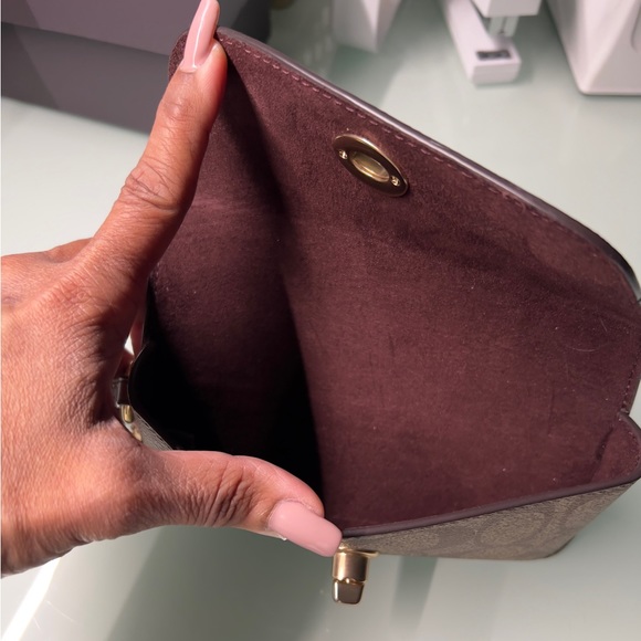 Coach sunglasses case…in EUC!! - Picture 5 of 6